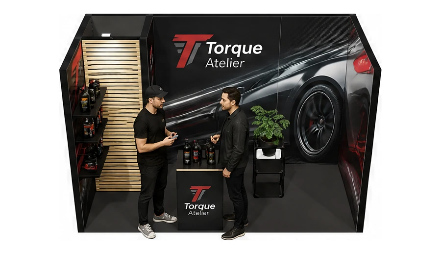 Stoisko 4 × 2 m szeregowe dla branży tuning i detailing, przykładowa marka Torque Atelier
